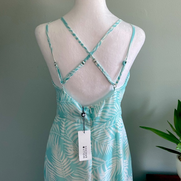 NWT Beautiful Summery Strappy Palm Leaf Print Jumpsuit Size Small - Picture 3 of 9